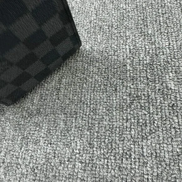 100% Authentic Louis Vuitton Leather Men's Wallet - Picture 5 of 8